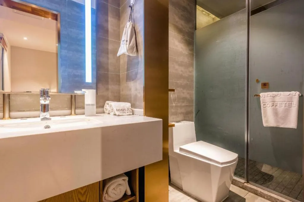 James Joyce Coffetel Shijiazhuang the Mixc Jinyuan Tower Airport Bus