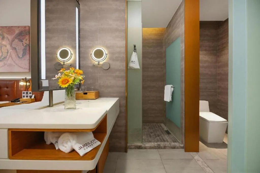 James Joyce Coffetel Shijiazhuang the Mixc Jinyuan Tower Airport Bus