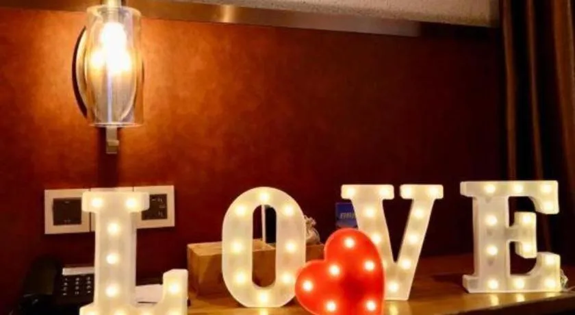 James Joyce Coffetel Shijiazhuang the Mixc Jinyuan Tower Airport Bus