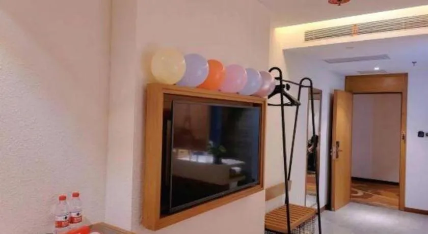 James Joyce Coffetel Shijiazhuang the Mixc Jinyuan Tower Airport Bus