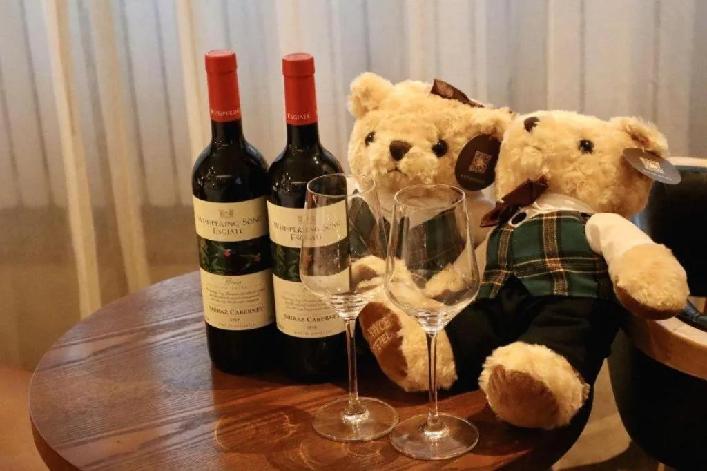 James Joyce Coffetel Shijiazhuang the Mixc Jinyuan Tower Airport Bus