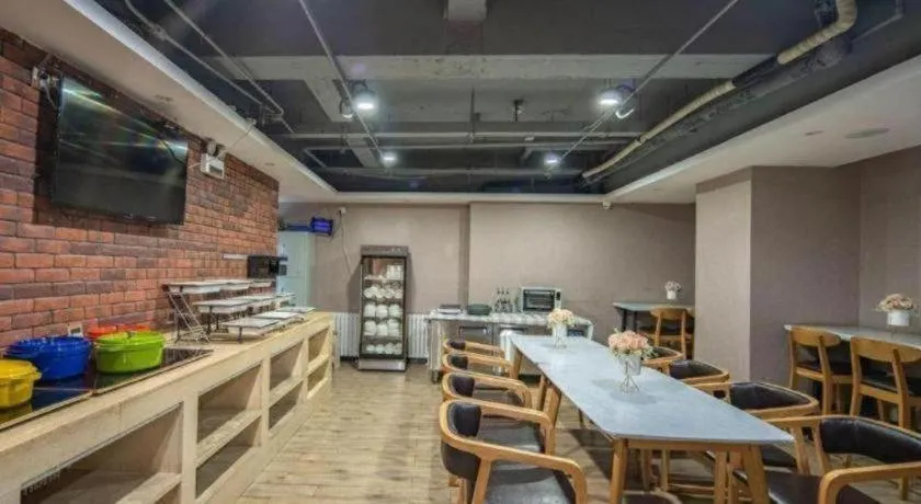 James Joyce Coffetel Shijiazhuang the Mixc Jinyuan Tower Airport Bus