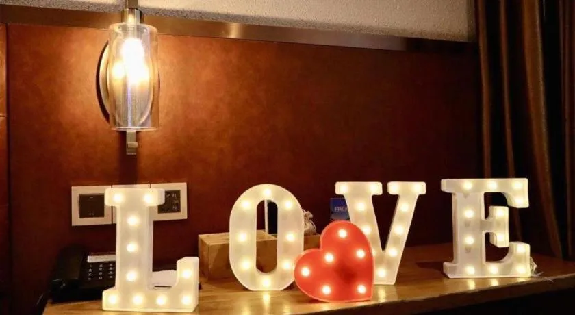 James Joyce Coffetel Shijiazhuang the Mixc Jinyuan Tower Airport Bus