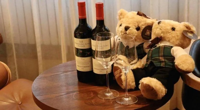 James Joyce Coffetel Shijiazhuang the Mixc Jinyuan Tower Airport Bus