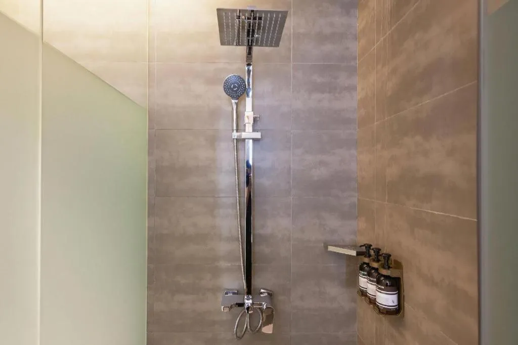 James Joyce Coffetel Shijiazhuang the Mixc Jinyuan Tower Airport Bus