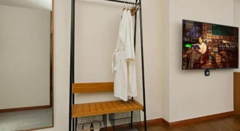 James Joyce Coffetel Shijiazhuang the Mixc Jinyuan Tower Airport Bus