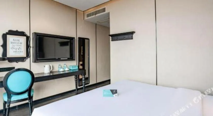 Bed in Xana Hotelle Luzhou High-Speed Railway Station Trading Market Passenger Terminal