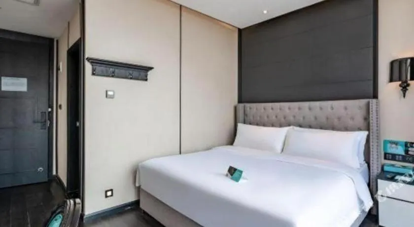 Bed in Xana Hotelle Luzhou High-Speed Railway Station Trading Market Passenger Terminal