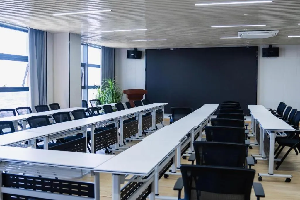 Magnotel Tongxiang Shimao Center