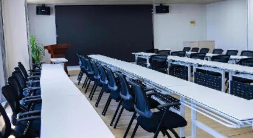 Magnotel Tongxiang Shimao Center