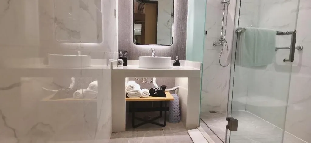 Magnotel Tongxiang Shimao Center