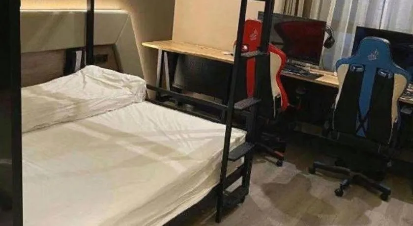 Bed in IU Hotels· Wuhan Jianghan Road Metro Station