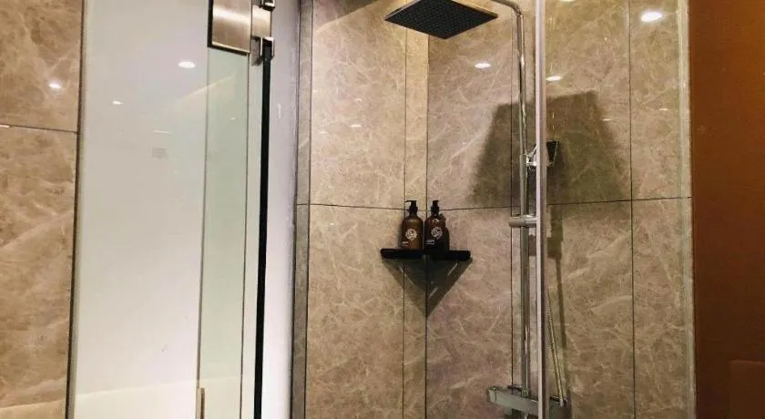 IU Hotels· Wuhan Jianghan Road Metro Station