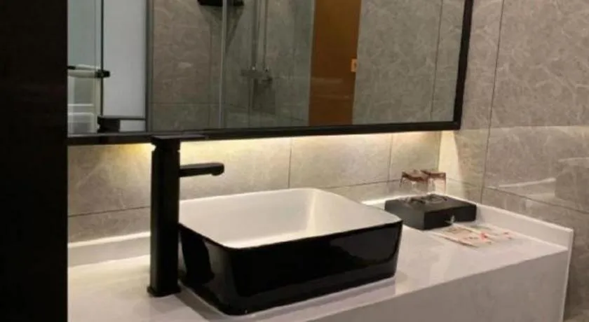 IU Hotels· Wuhan Jianghan Road Metro Station