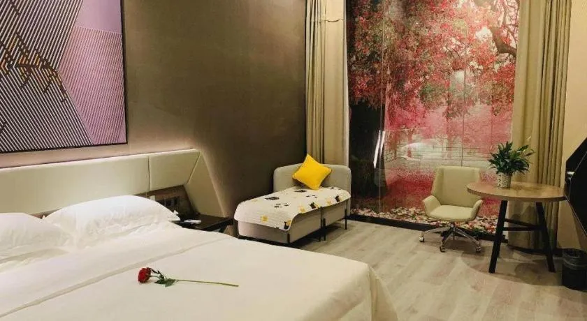 Bed in IU Hotels· Wuhan Jianghan Road Metro Station
