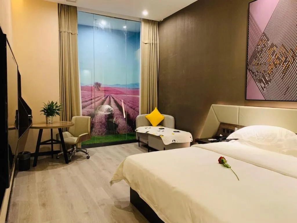 Bed in IU Hotels· Wuhan Jianghan Road Metro Station