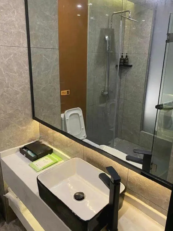 IU Hotels· Wuhan Jianghan Road Metro Station