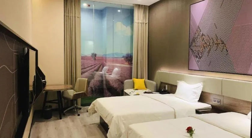 Bed in IU Hotels· Wuhan Jianghan Road Metro Station