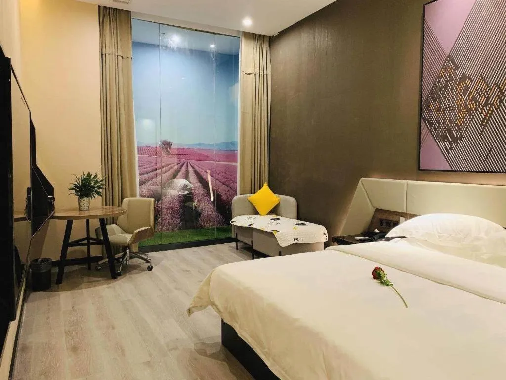 Bed in IU Hotels· Wuhan Jianghan Road Metro Station