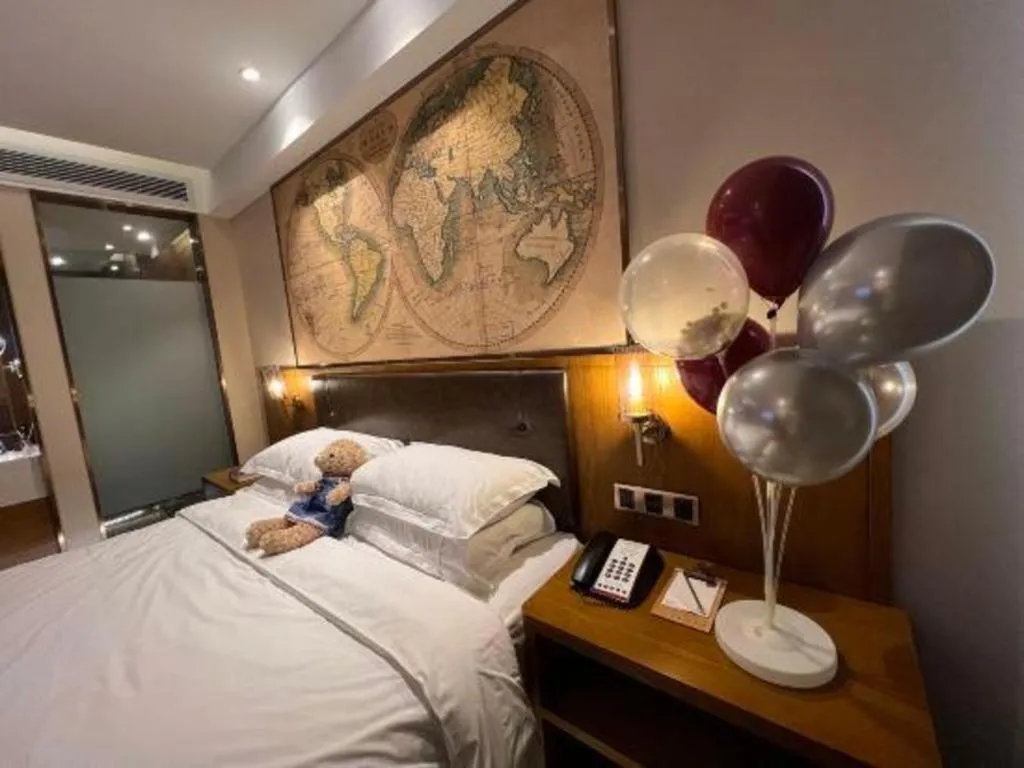 Bed in James Joyce Coffetel Changchun People's Square