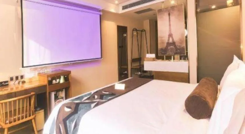 Bed in James Joyce Coffetel Changchun People's Square