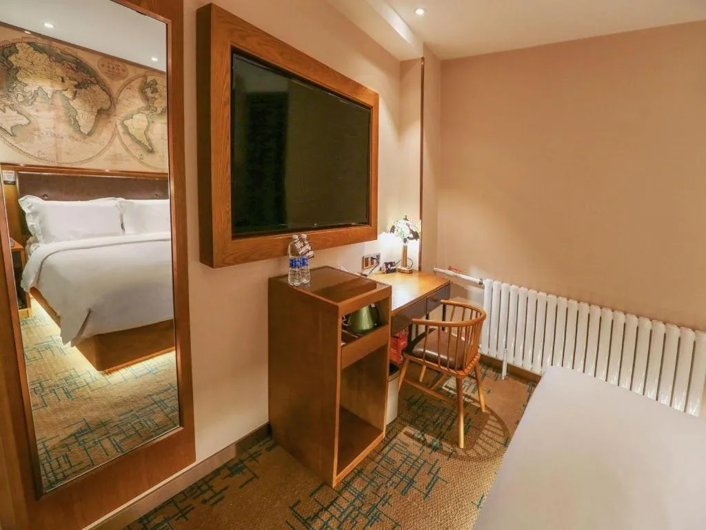 Bed in James Joyce Coffetel Changchun People's Square