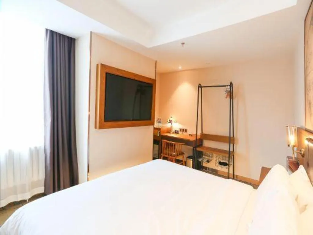 Bed in James Joyce Coffetel Changchun People's Square