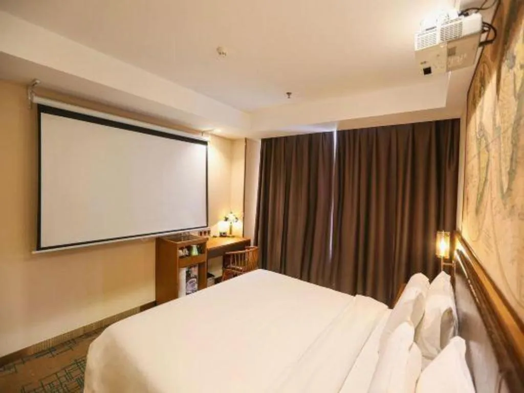 Bed in James Joyce Coffetel Changchun People's Square