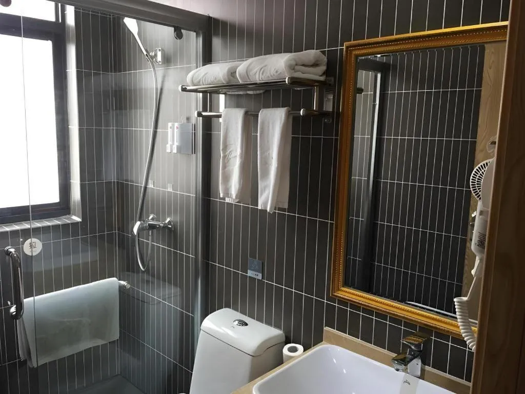 Thank Inn Hotel Hubei Huanggang Hong'an County Hong'an No.1 Middle School