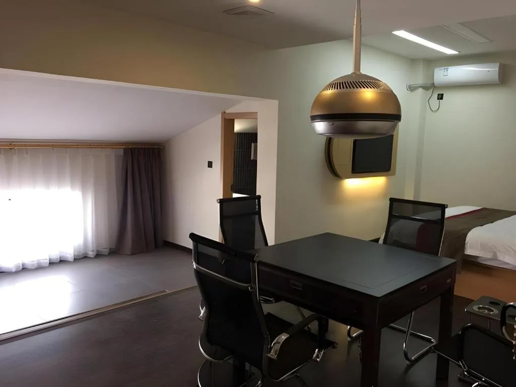 Thank Inn Hotel Hubei Huanggang Hong'an County Hong'an No.1 Middle School