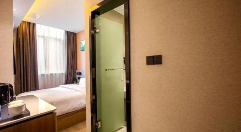 Bed in UP and IN Hotel Jiangxi Nanchang City Nanchang County Liantang Zhong Avenue Huarunwanjia