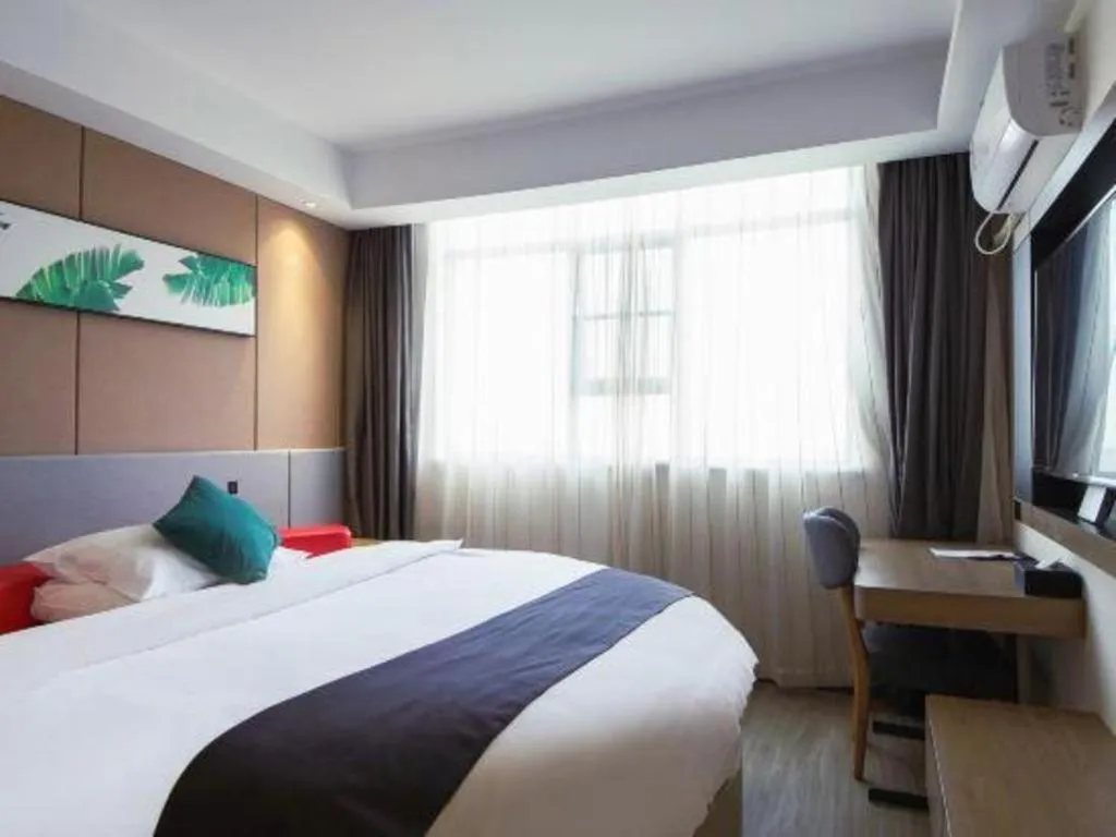 Bed in UP and IN Hotel Jiangxi Nanchang City Nanchang County Liantang Zhong Avenue Huarunwanjia
