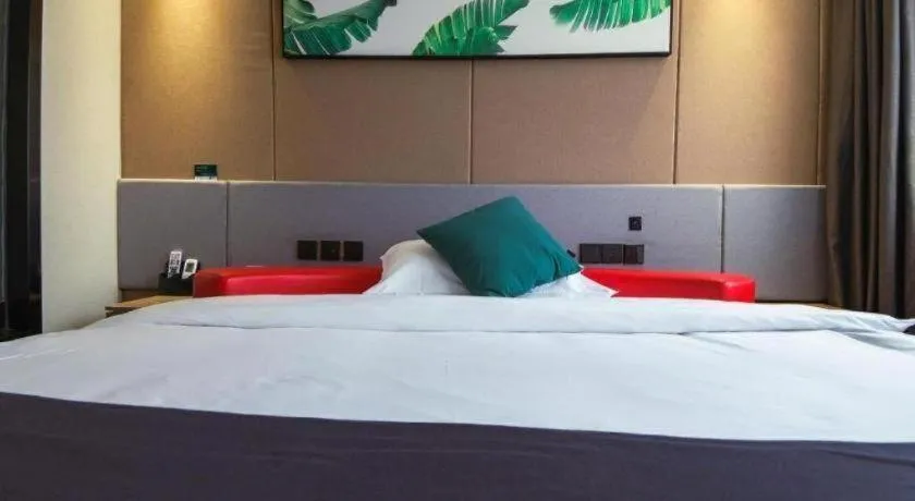 Bed in UP and IN Hotel Jiangxi Nanchang City Nanchang County Liantang Zhong Avenue Huarunwanjia