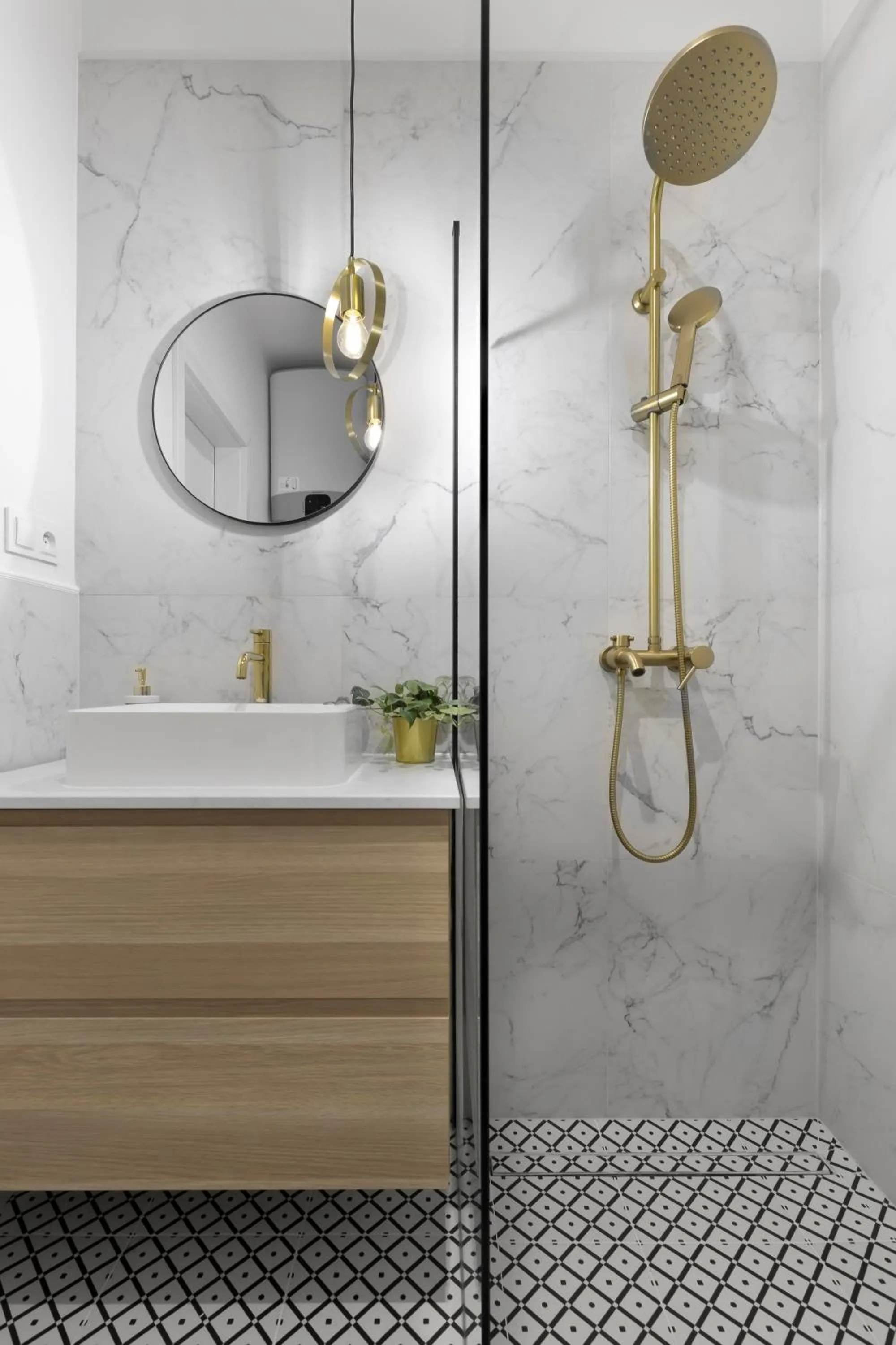 Shower in Elite Apartments Podbielańska Center