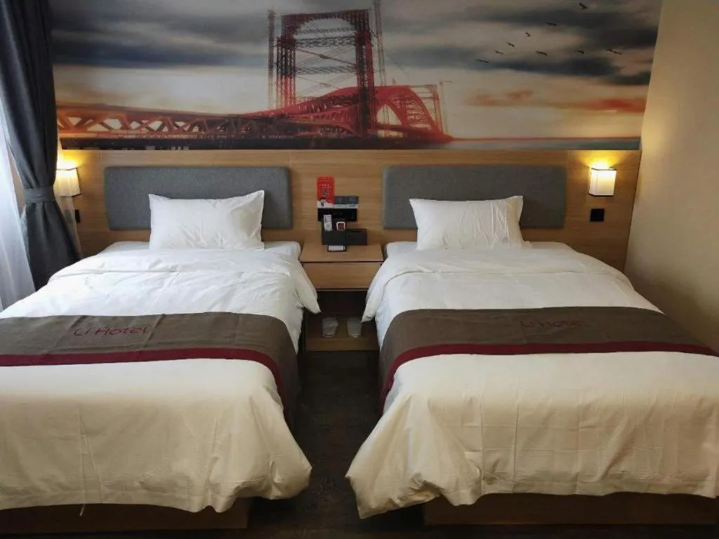 Bed in Thank Inn Plus Hotel Xinjiang Urumqi Tianshan District Bingtuan Erzhong