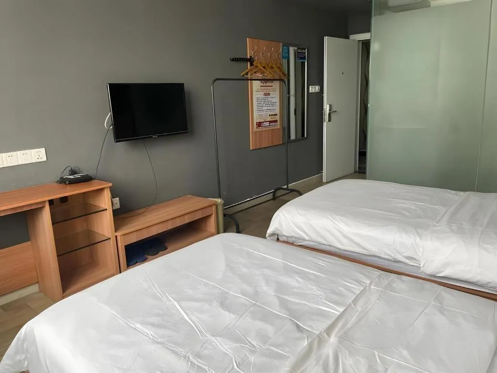 Bed in Thank Inn Hotel Hainan Sanya Sanya Bay Seascape Branch