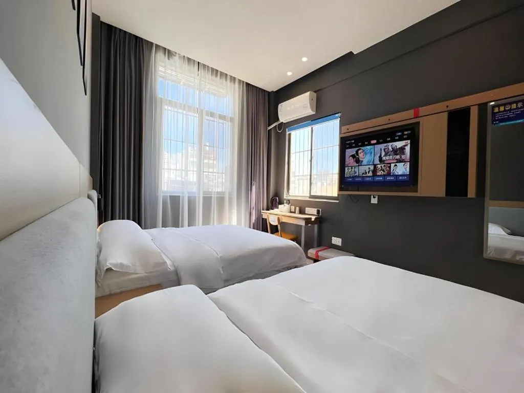 Bed in Thank Inn Hotel Hainan Sanya Sanya Bay Seascape Branch