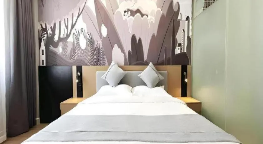 Bed in Thank Inn Hotel Hainan Sanya Sanya Bay Seascape Branch