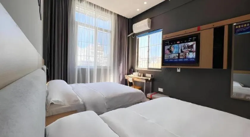 Bed in Thank Inn Hotel Hainan Sanya Sanya Bay Seascape Branch