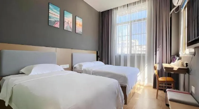 Bed in Thank Inn Hotel Hainan Sanya Sanya Bay Seascape Branch