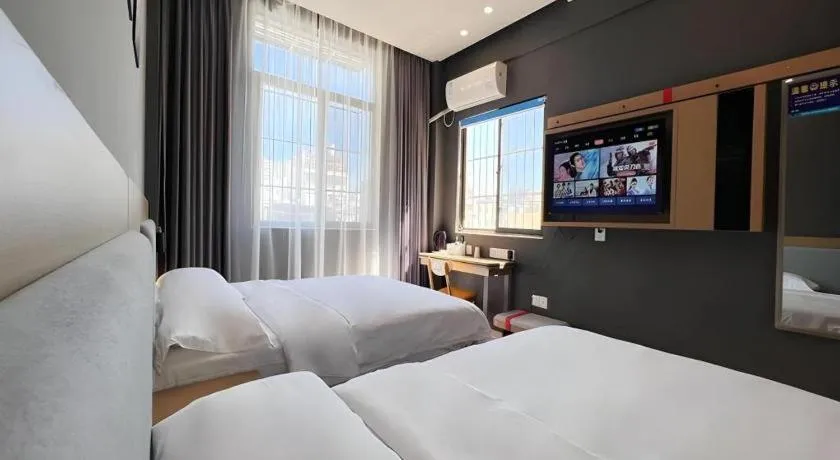 Bed in Thank Inn Hotel Hainan Sanya Sanya Bay Seascape Branch