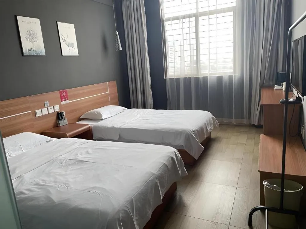 Bed in Thank Inn Hotel Hainan Sanya Sanya Bay Seascape Branch