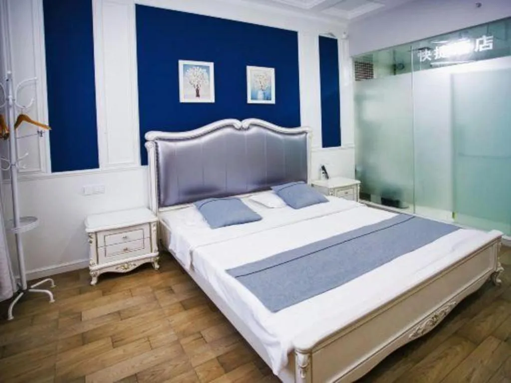 Bed in Thank Inn Hotel Hainan Sanya Sanya Bay Seascape Branch