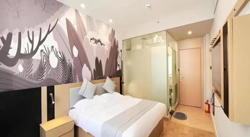 Bed in Thank Inn Hotel Hainan Sanya Sanya Bay Seascape Branch