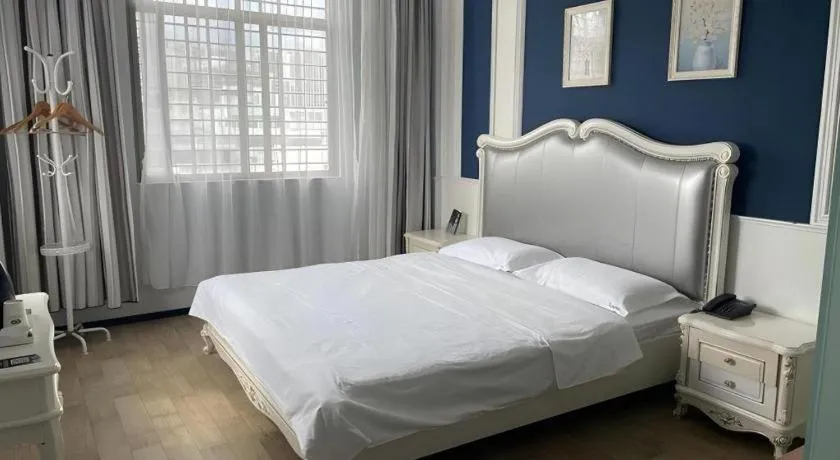 Bed in Thank Inn Hotel Hainan Sanya Sanya Bay Seascape Branch