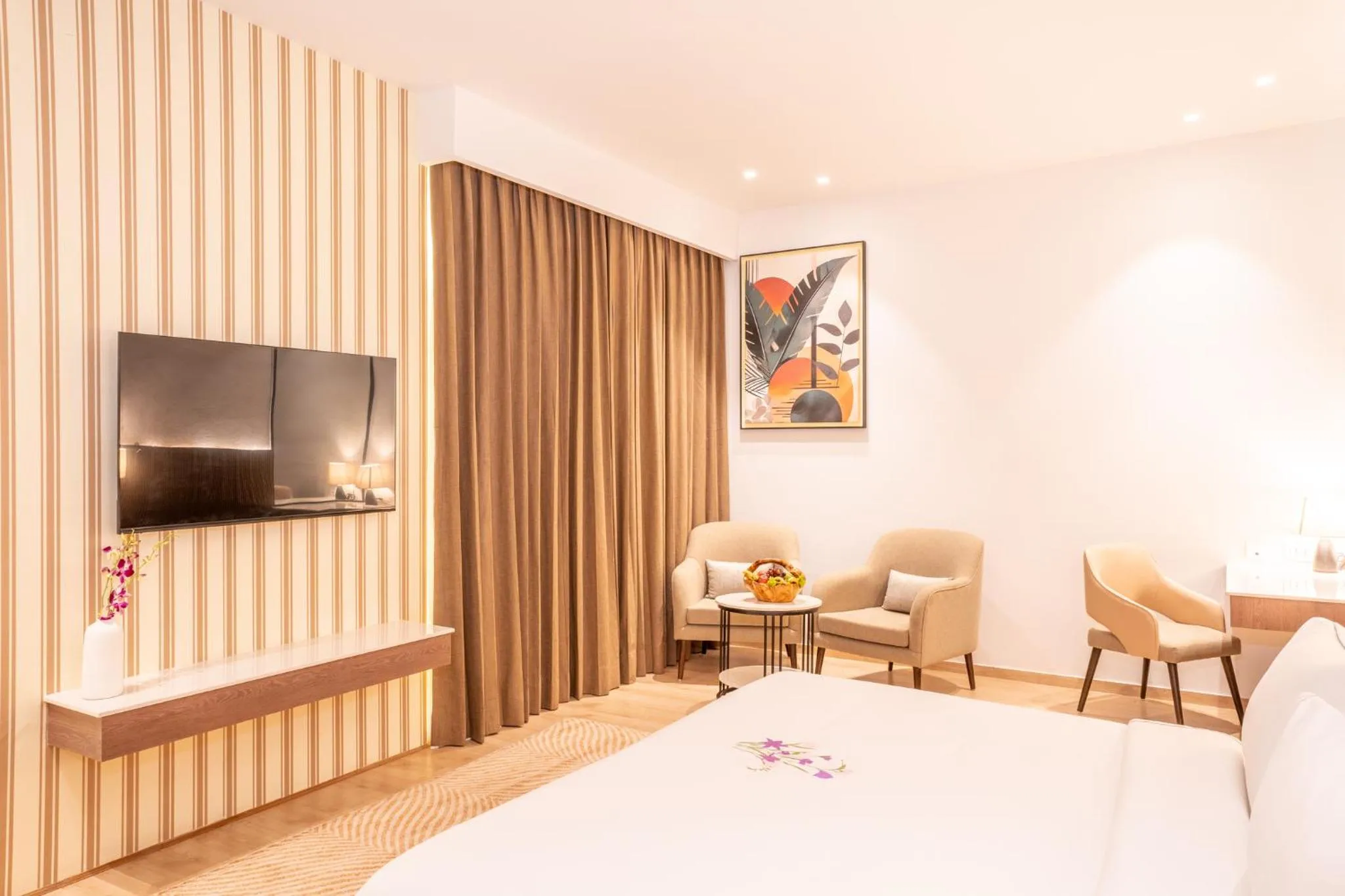 Bedroom, Bed in Velmore Kasauli Operated by Royal Orchid Hotel Ltd.