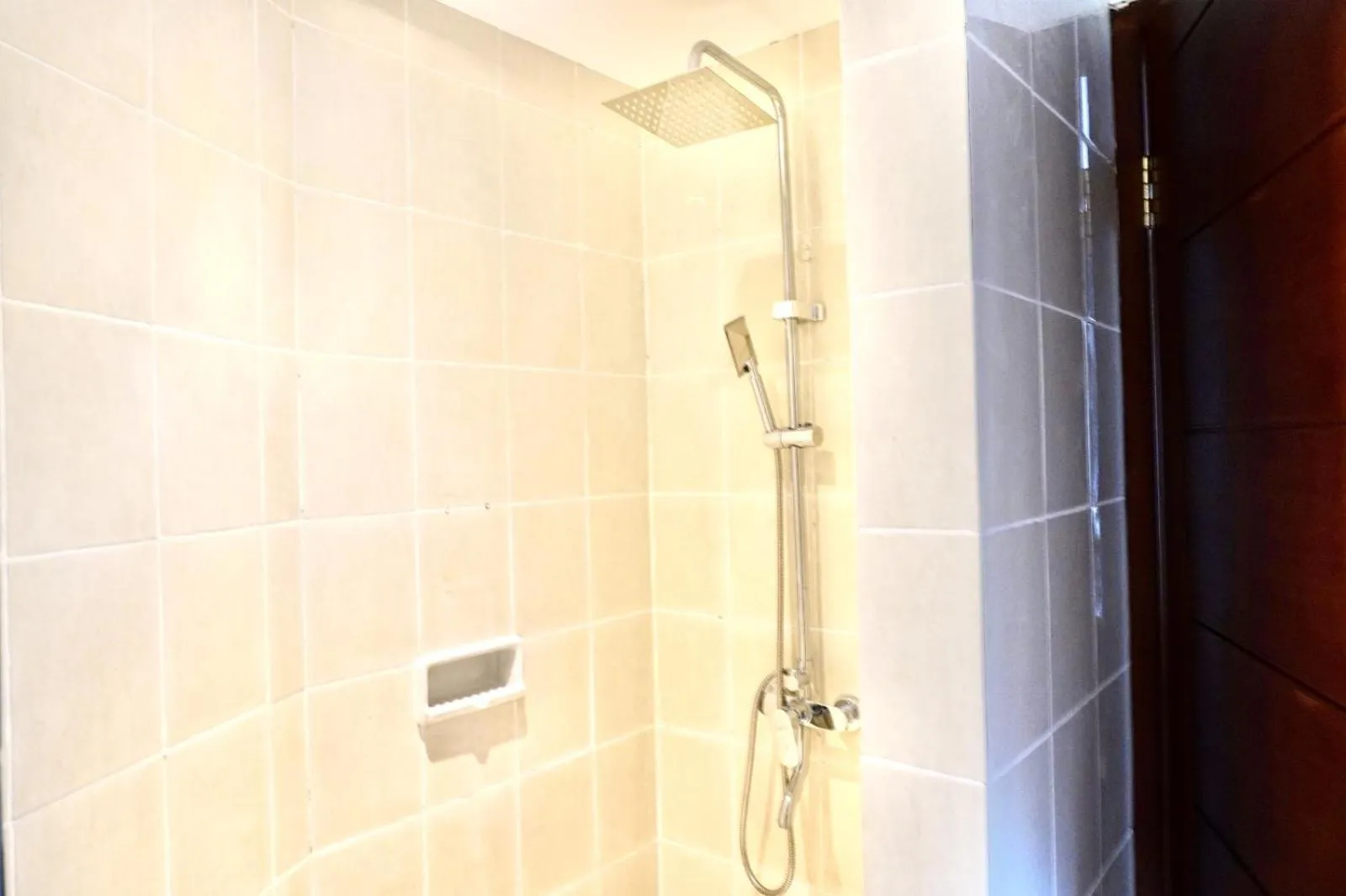 Shower in Stay 'd Kuningan