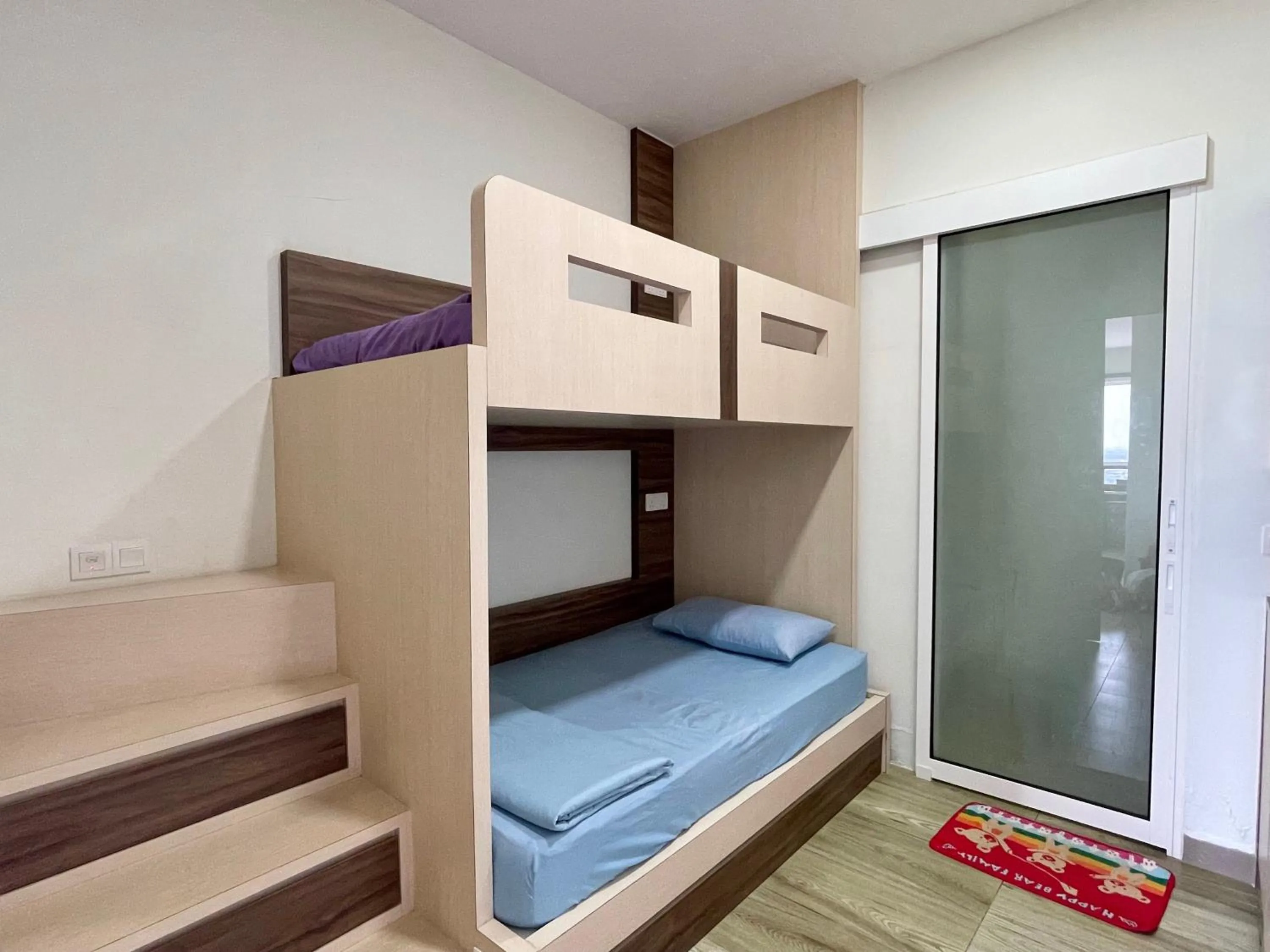 Bed in The Octagon Suites at Ipoh City Centre, 6 pax