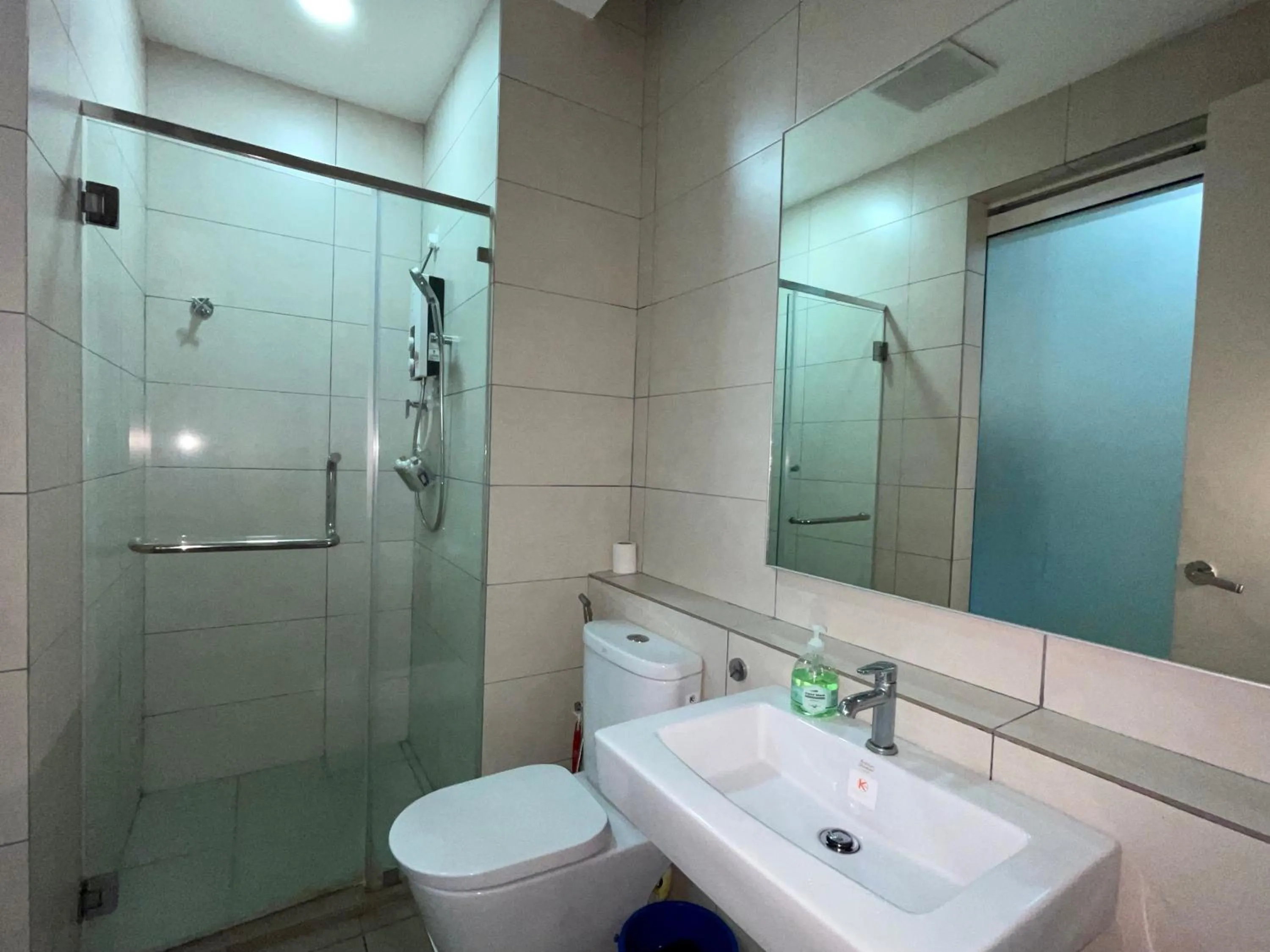 Shower in The Octagon Suites at Ipoh City Centre, 6 pax