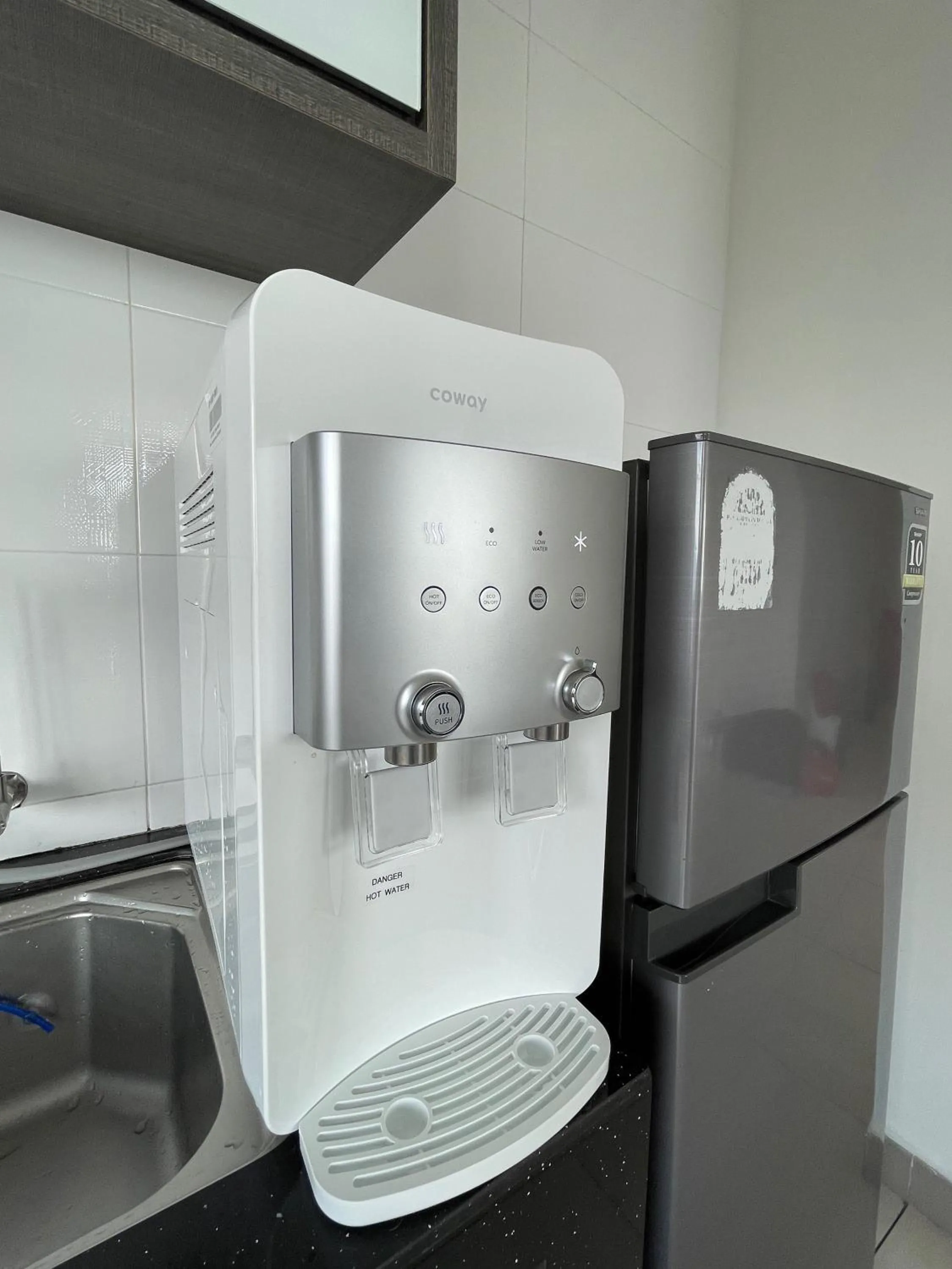 Kitchen or kitchenette in The Octagon Suites at Ipoh City Centre, 6 pax